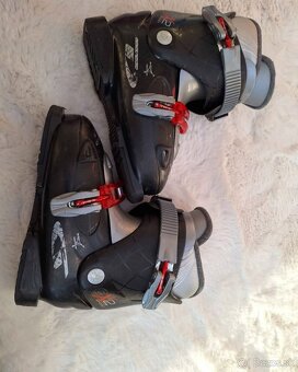 Lyže + lyžiarky - 4