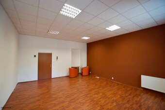 Rekonštruované priestory - 35 m2 - v centre - 4