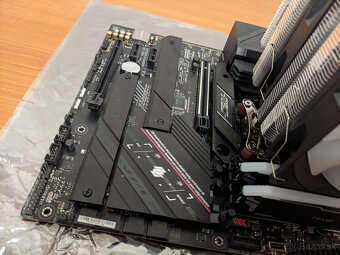 AMD Ryzen 7 9700X, B650E, 32GB RAM, 1TB NVMe SSD, BT/WIFi - 4