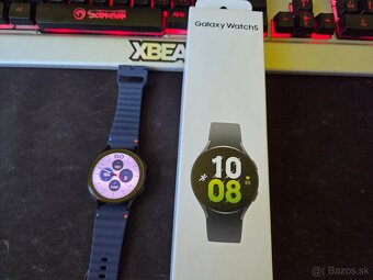 Samsung watch 5 44 lte čierne s dokupeným modrým remienkom č - 4