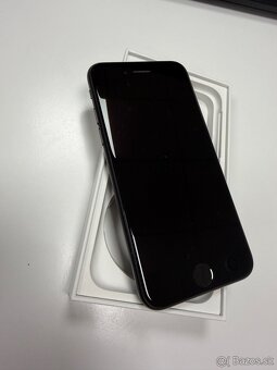 IPhone SE 2020 - 4