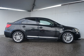 23- SUZUKI Kizashi, 2011, benzín, 2.4 CVT 4WD, 131 kW - 4