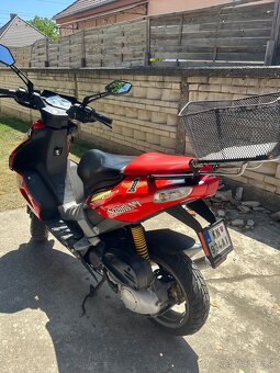 APRILIA SR50 - 4