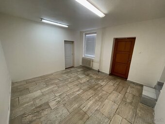 Priestor na prízemí na Mäsiarskej ul. – 26 m2 s umývadlom - 4