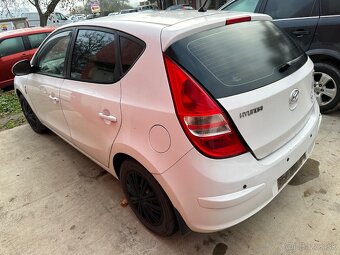 Rozpredám na diely Hyundai i30 I HB 1.4 G4FA - 4