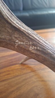 Ručne vyrezávaný paroh - 4