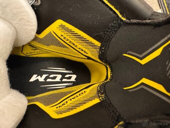 BRUSLE CCM TACKS 9380 vel. 43/8D - 4