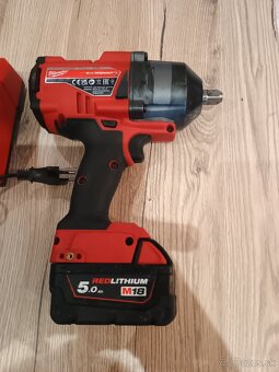 Rázový uťahovák Milwaukee - 4