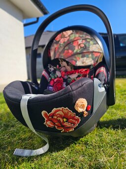 Cybex Cloud - Dark Spring Blossom - 4