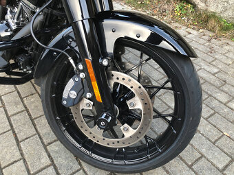 Harley-Davidson Road Glide 2022 - 4
