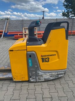 Jazdený elektrický ručne vedený NZV Jungheinrich ERE225 - 4