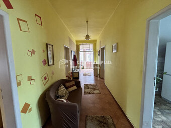 ZNÍŽENÁ CENA Ponúkame na predaj priestranný tehlový rodinný - 4