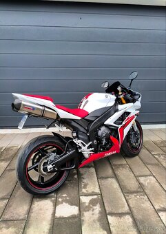 Yamaha YZF-R1 RN19 - 4