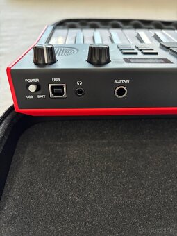 AKAI MPK mini play - 4