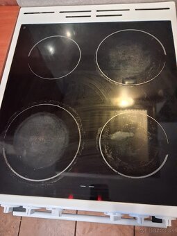 Sporák Mora so sklokeramickou doskou - 4