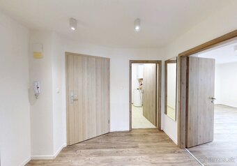 CENTRUM veľký 2 izb.byt 60 m2 + parkovacie miesto - 4
