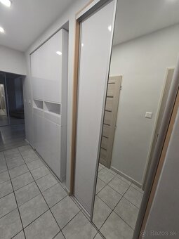 Vstavaná skriňa na chodu - 4