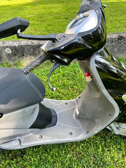 Skúter Yamaha Neos 50 4T čierny - 4