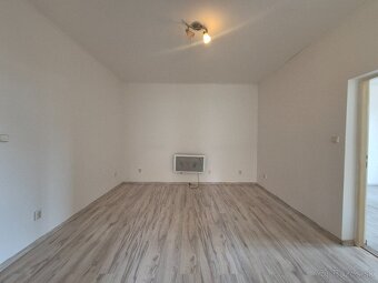 Predaj 4 izbový dom Kolárovo, Poľná 19 - 4