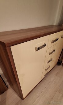 Komoda - 4