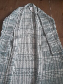 Svetre/kardigany 4ks - 4