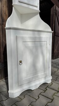 Rohová starožitná skrinka - 4