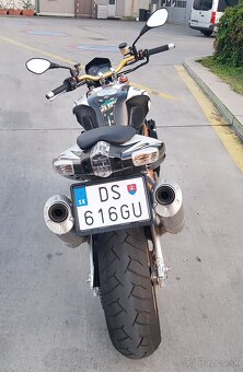 Aprilia TUONO 1000 R FACTORY - 4