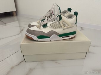 Jordan 4 SB “Pine Green” - 4