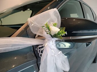 Biela výzdoba na svadobné auto - 4