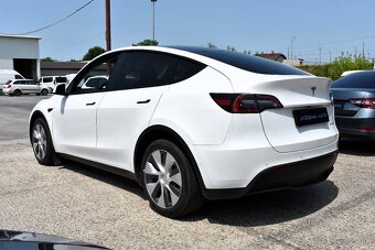 Tesla Model Y Long Range AWD - 4