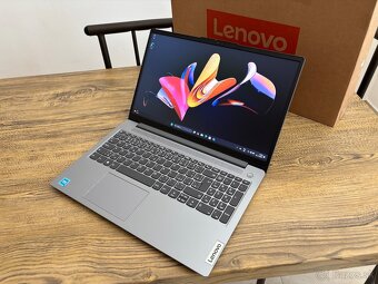 15.6"/Lenovo/8GB RAM DDR5/NvMe SSD 128GB/Intel HD 2GB/ - 4