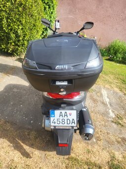 Kawasaki J300 - 4