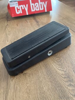 Predám gitarový efekt- wah pedal - 4