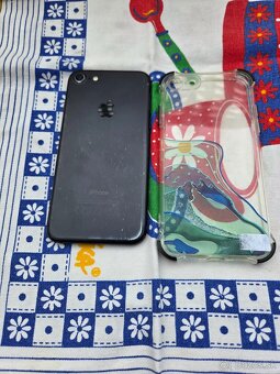 Iphone 7 čierny 32 gb používaný plne funkčný je v horšom sta - 4