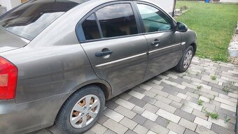 Predám Hyundai Accent 1.4i (benzín), r.v. 2009 - 4