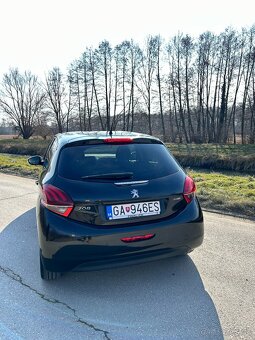 Peugeot 208 1.2 PureTech Style - 4
