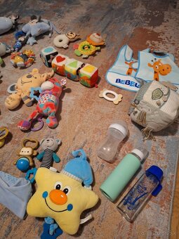 Predám tieto detské hračky zvonkohry fľašky a ostastne - 4