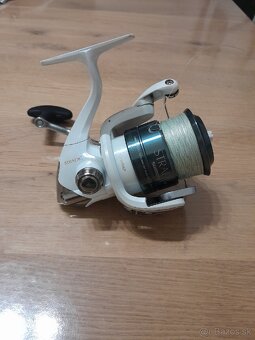 Predám rybársky navijak Shimano Stradic 4000FC - 4