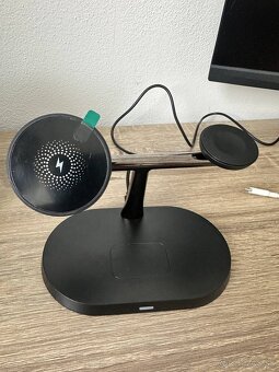 Bezdrôtová nabíjačka 3-v-1 pre mobilný telefón - 4