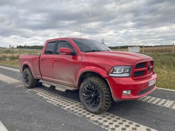Dodge Ram 5.7 z LPG 4x4 CERVENY  TOP - 4