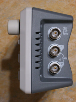 Generator funkcii Uni-T UTG392E - 4