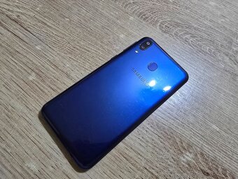 Samsung M20 s velkou 5000mAh bateriou vdaka comu ma dlhu vyd - 4