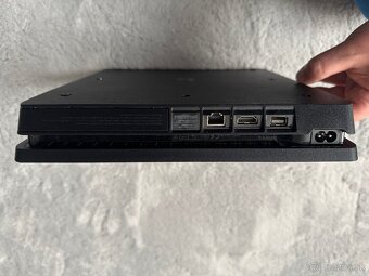 Playstation 4 Slim 1TB + 3x ovládač - 4