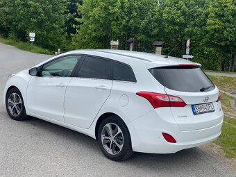 Hyundai i30 CW 1,6 crdi Family - 4