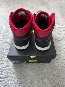 Jordan 1 Mid - 4