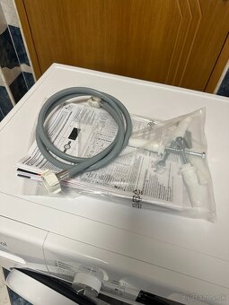 Skoro nová práčka Whirlpool / pozor potrebuje opravu - 4