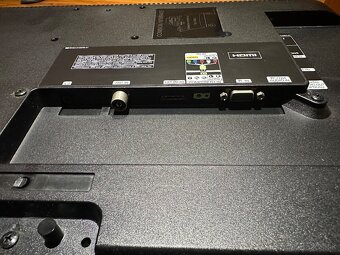 Samsung TV 22” (55cm) - 4