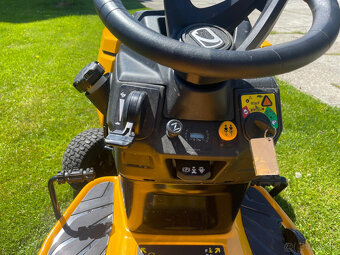 Cub Cadet XT1 OR95 Záhradná traktorová kosačka - 4