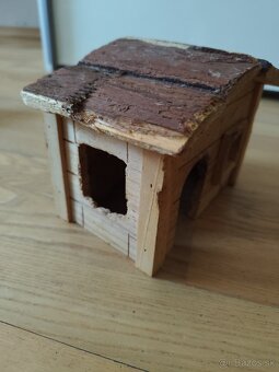 Drevený domček pre škrečka - 4