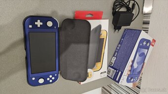 Nintendo Switch Lite s 2 obalmi - 4